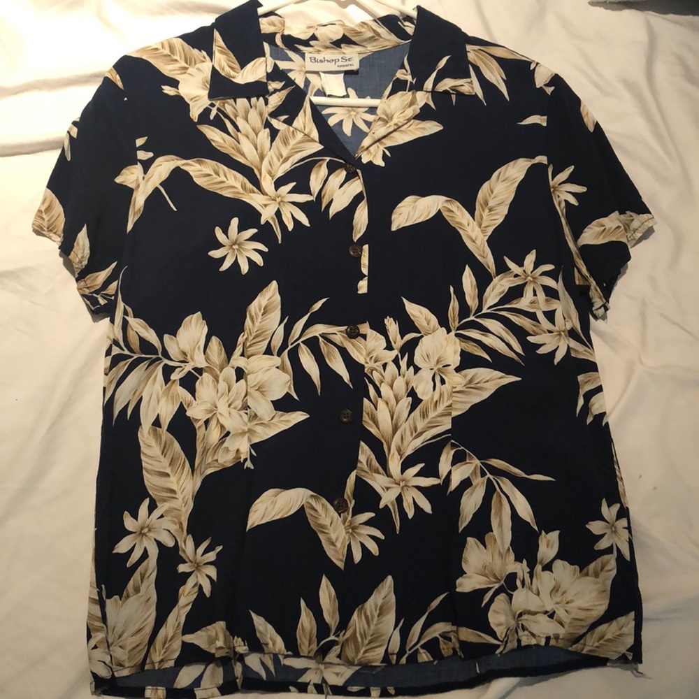Navy blue Hawaiian collared shirt